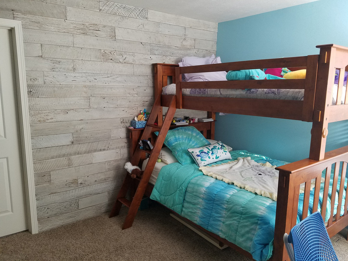 Shiplap White – Weathered Painted Reclaimed Wood Wall Planks
