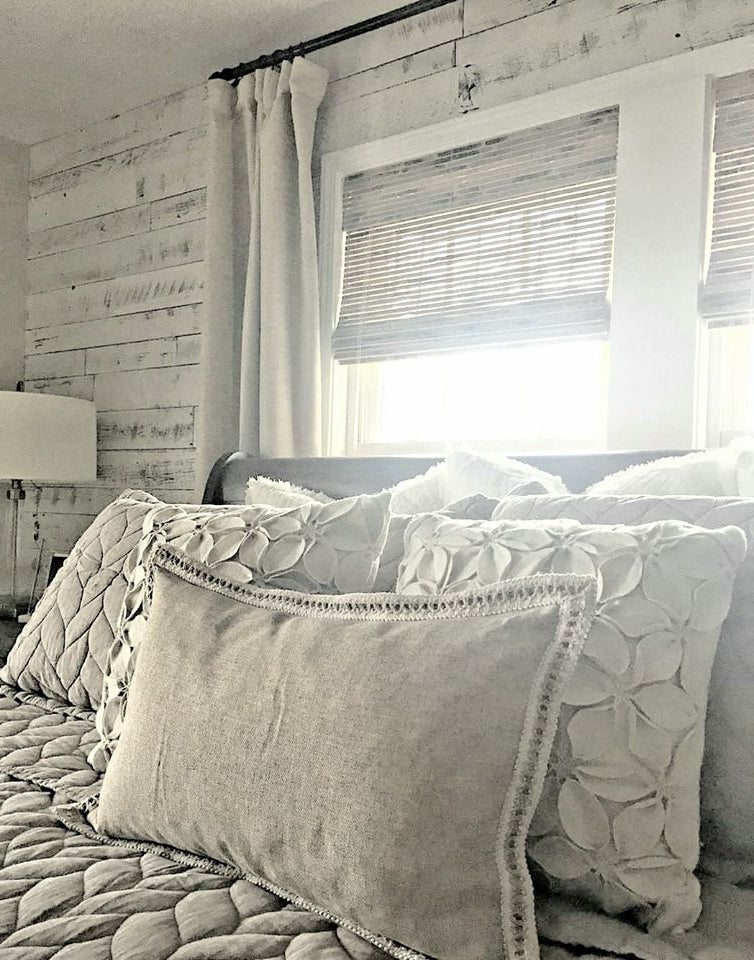 Reclaimed Shiplap White – Weathered Painted Wood Wall Planks