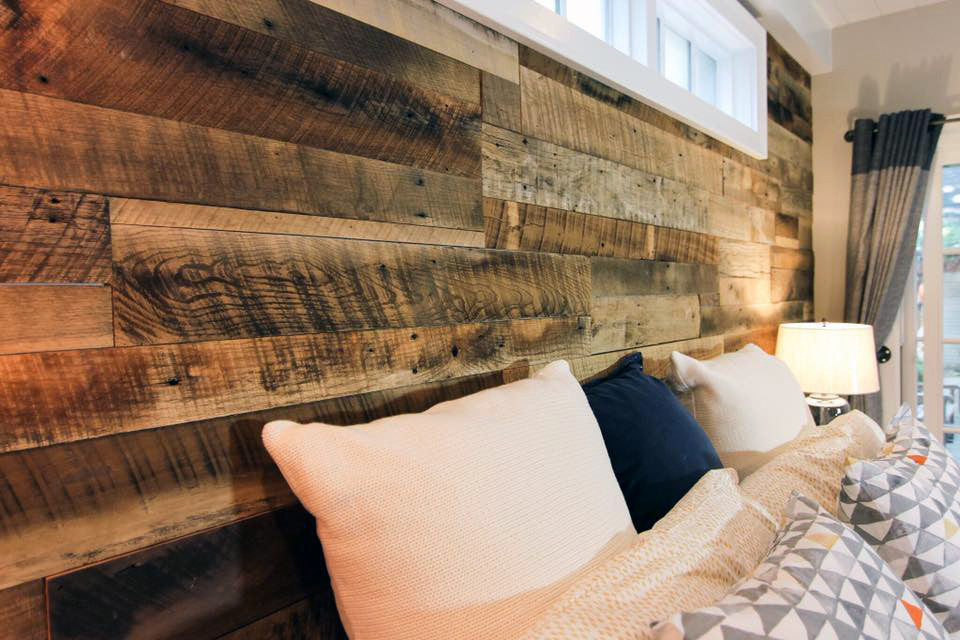 Reclaimed Tobacco Barn – Rustic Brown Wood Wall Planks