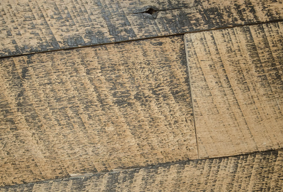 Whiskey Barrel – Charred Oak-Style Reclaimed Wall Planks